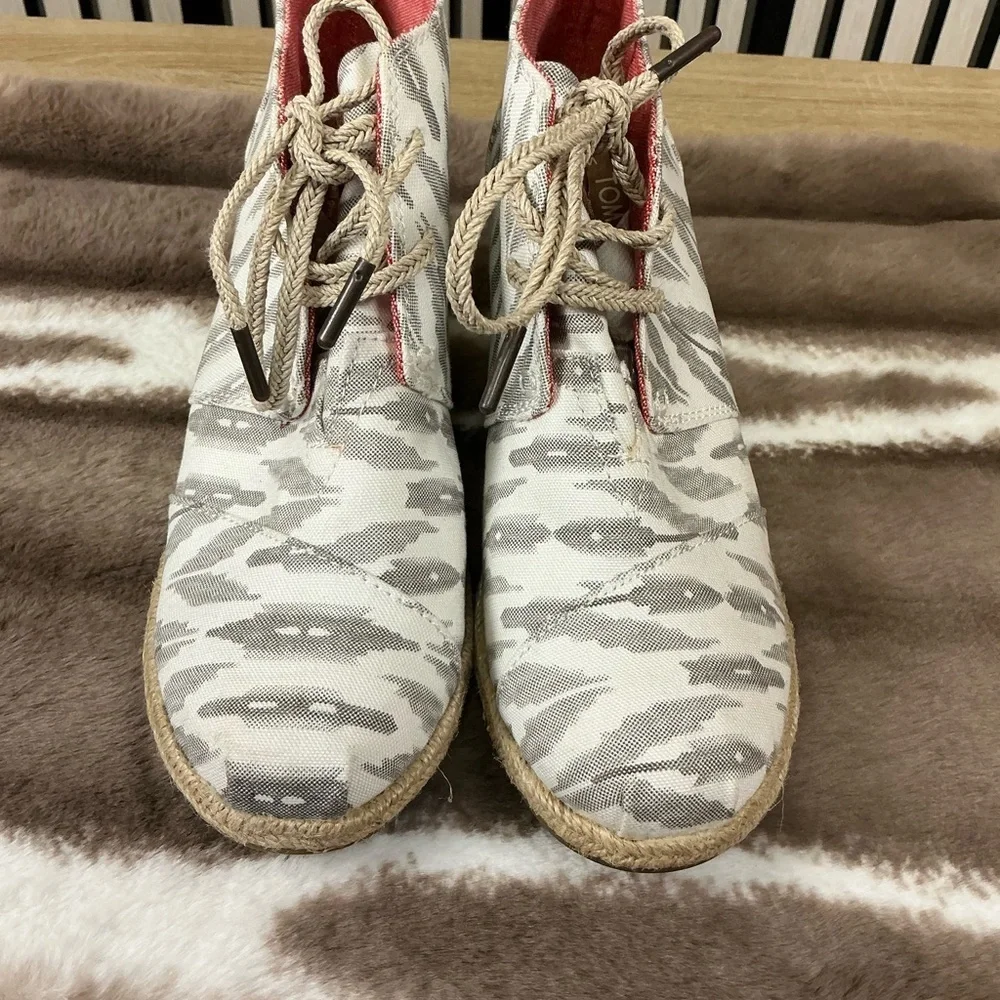 NEW Toms Women's Patterned Espadrilles Wedges Sz W8.5